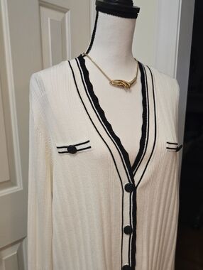 LIZ CLAIBORNE BRAND WOMENS WHITE AND BLACK FRONT BUTTON LONG CARDIGAN SIZE LARGE